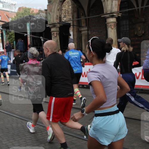 05.10.2025 - 20. swb-Marathon Bremen Yannick Fuchs http://msf.ph/oto/9319539 05.10.2025 11:37:14 Ziel  meine-sportfotos.de