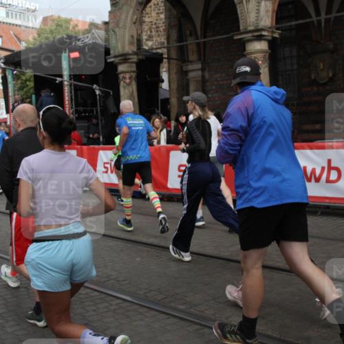 05.10.2025 - 20. swb-Marathon Bremen Yannick Fuchs http://msf.ph/oto/9319540 05.10.2025 11:37:14 Ziel  meine-sportfotos.de