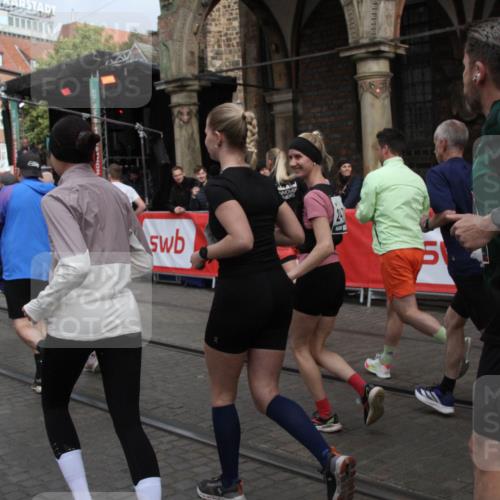05.10.2025 - 20. swb-Marathon Bremen Yannick Fuchs http://msf.ph/oto/9319543 05.10.2025 11:37:16 Ziel  meine-sportfotos.de