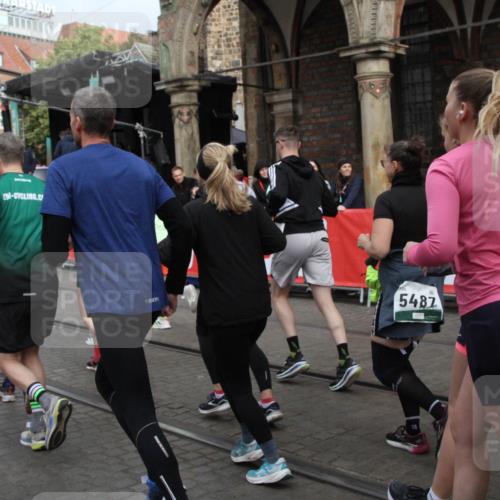 05.10.2025 - 20. swb-Marathon Bremen Yannick Fuchs http://msf.ph/oto/9319546 05.10.2025 11:37:17 Ziel  meine-sportfotos.de