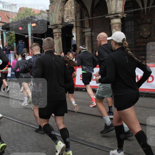 05.10.2025 - 20. swb-Marathon Bremen Yannick Fuchs http://msf.ph/oto/9319552 05.10.2025 11:37:20 Ziel  meine-sportfotos.de