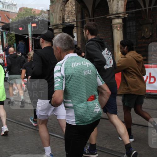 05.10.2025 - 20. swb-Marathon Bremen Yannick Fuchs http://msf.ph/oto/9319555 05.10.2025 11:37:22 Ziel  meine-sportfotos.de