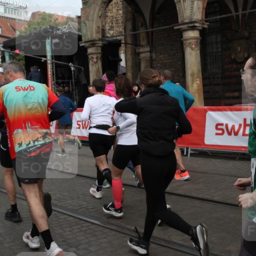 05.10.2025 - 20. swb-Marathon Bremen Yannick Fuchs http://msf.ph/oto/9319563 05.10.2025 11:37:25 Ziel  meine-sportfotos.de