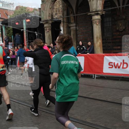05.10.2025 - 20. swb-Marathon Bremen Yannick Fuchs http://msf.ph/oto/9319564 05.10.2025 11:37:25 Ziel  meine-sportfotos.de