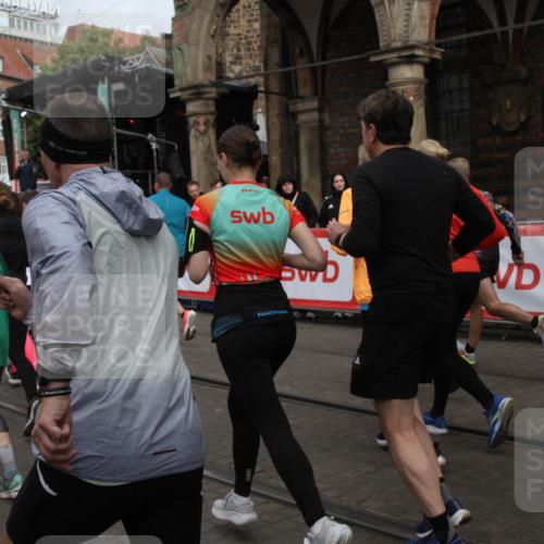 05.10.2025 - 20. swb-Marathon Bremen Yannick Fuchs http://msf.ph/oto/9319566 05.10.2025 11:37:26 Ziel  meine-sportfotos.de