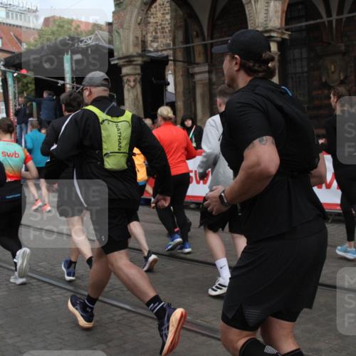 05.10.2025 - 20. swb-Marathon Bremen Yannick Fuchs http://msf.ph/oto/9319568 05.10.2025 11:37:27 Ziel  meine-sportfotos.de
