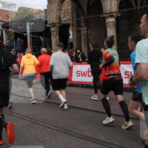 05.10.2025 - 20. swb-Marathon Bremen Yannick Fuchs http://msf.ph/oto/9319570 05.10.2025 11:37:27 Ziel  meine-sportfotos.de