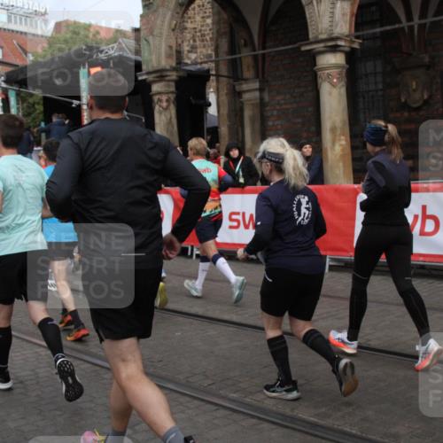 05.10.2025 - 20. swb-Marathon Bremen Yannick Fuchs http://msf.ph/oto/9319573 05.10.2025 11:37:28 Ziel  meine-sportfotos.de