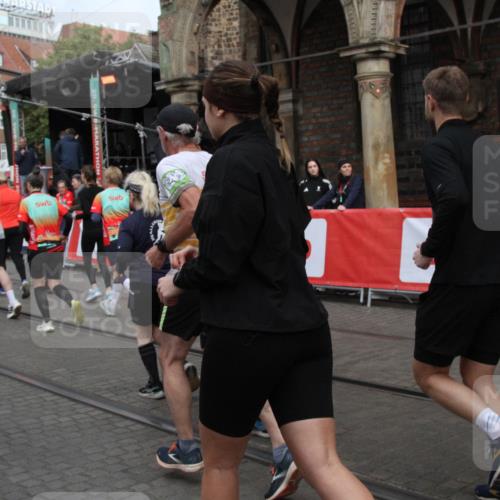 05.10.2025 - 20. swb-Marathon Bremen Yannick Fuchs http://msf.ph/oto/9319575 05.10.2025 11:37:29 Ziel  meine-sportfotos.de