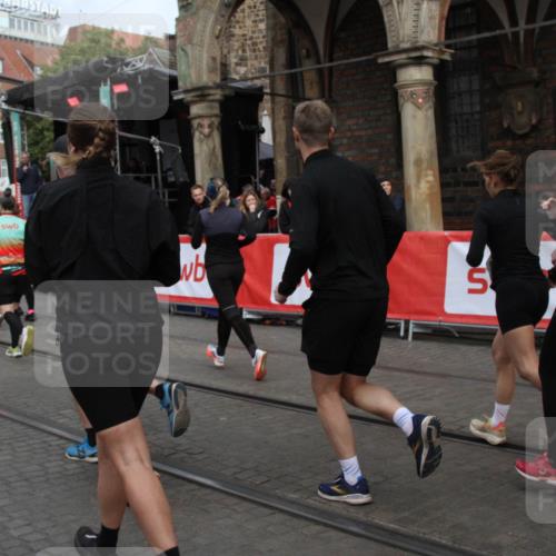 05.10.2025 - 20. swb-Marathon Bremen Yannick Fuchs http://msf.ph/oto/9319576 05.10.2025 11:37:29 Ziel  meine-sportfotos.de