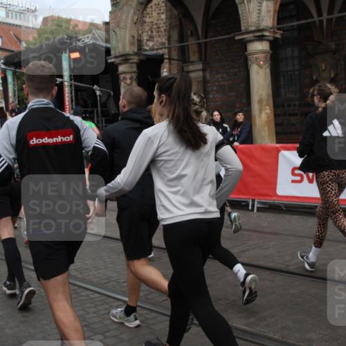05.10.2025 - 20. swb-Marathon Bremen Yannick Fuchs http://msf.ph/oto/9319583 05.10.2025 11:37:32 Ziel  meine-sportfotos.de