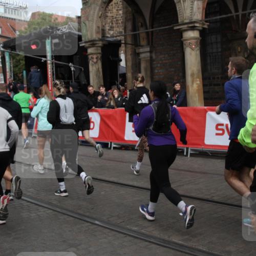 05.10.2025 - 20. swb-Marathon Bremen Yannick Fuchs http://msf.ph/oto/9319585 05.10.2025 11:37:33 Ziel  meine-sportfotos.de