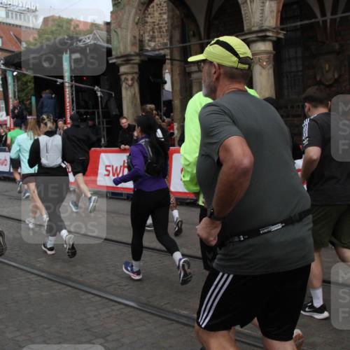 05.10.2025 - 20. swb-Marathon Bremen Yannick Fuchs http://msf.ph/oto/9319586 05.10.2025 11:37:33 Ziel  meine-sportfotos.de