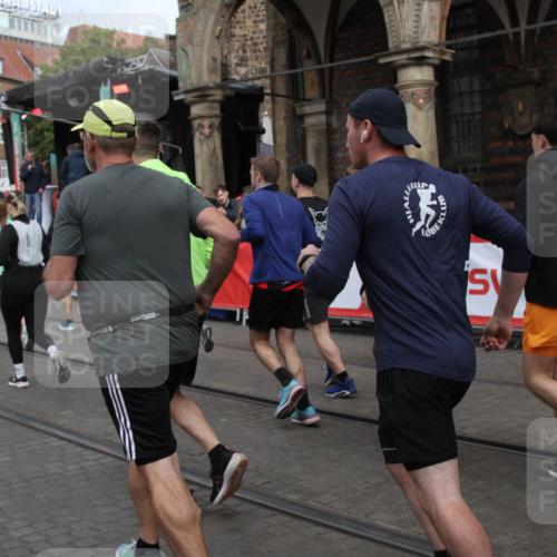 05.10.2025 - 20. swb-Marathon Bremen Yannick Fuchs http://msf.ph/oto/9319587 05.10.2025 11:37:33 Ziel  meine-sportfotos.de
