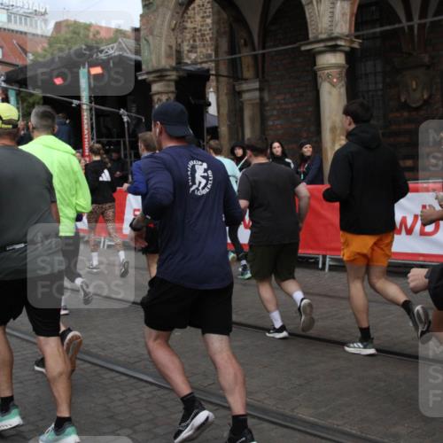 05.10.2025 - 20. swb-Marathon Bremen Yannick Fuchs http://msf.ph/oto/9319588 05.10.2025 11:37:34 Ziel  meine-sportfotos.de