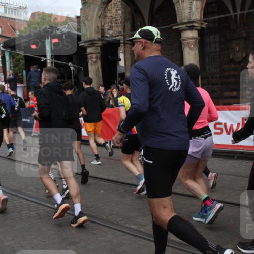 05.10.2025 - 20. swb-Marathon Bremen Yannick Fuchs http://msf.ph/oto/9319592 05.10.2025 11:37:35 Ziel  meine-sportfotos.de