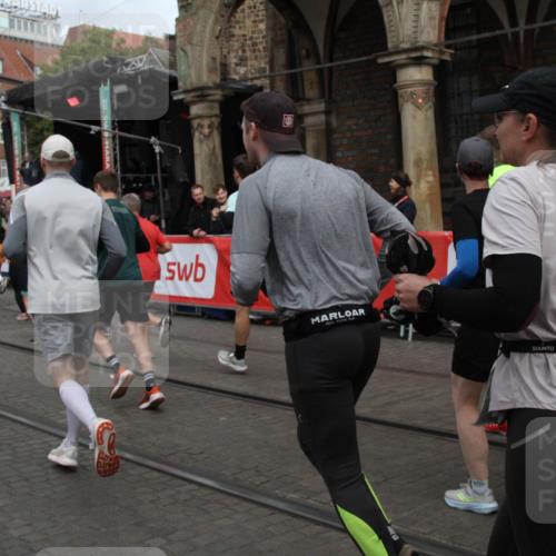 05.10.2025 - 20. swb-Marathon Bremen Yannick Fuchs http://msf.ph/oto/9319600 05.10.2025 11:37:38 Ziel  meine-sportfotos.de