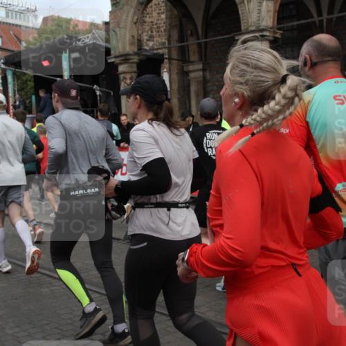 05.10.2025 - 20. swb-Marathon Bremen Yannick Fuchs http://msf.ph/oto/9319601 05.10.2025 11:37:39 Ziel  meine-sportfotos.de