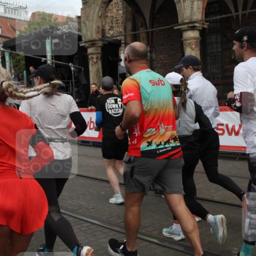 05.10.2025 - 20. swb-Marathon Bremen Yannick Fuchs http://msf.ph/oto/9319602 05.10.2025 11:37:39 Ziel  meine-sportfotos.de