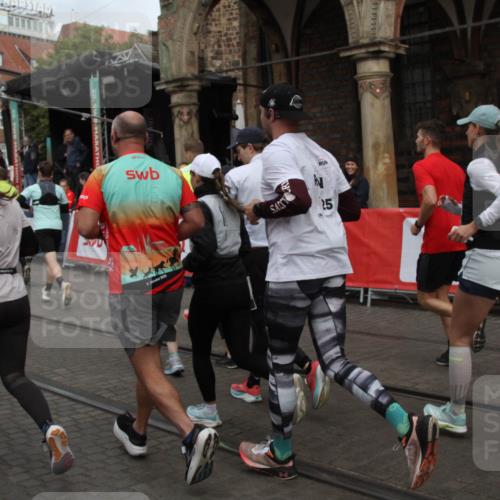 05.10.2025 - 20. swb-Marathon Bremen Yannick Fuchs http://msf.ph/oto/9319603 05.10.2025 11:37:39 Ziel  meine-sportfotos.de