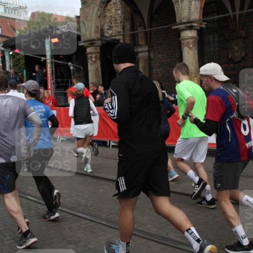 05.10.2025 - 20. swb-Marathon Bremen Yannick Fuchs http://msf.ph/oto/9319607 05.10.2025 11:37:41 Ziel  meine-sportfotos.de