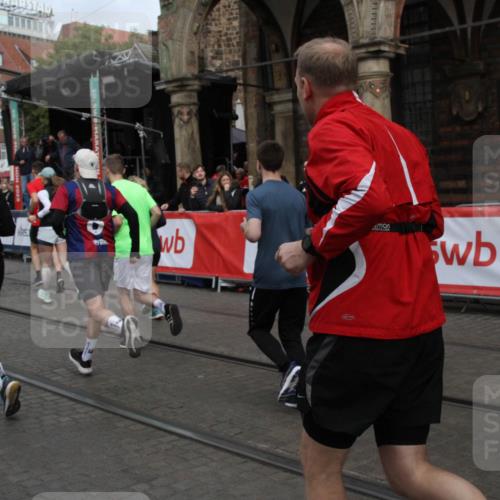 05.10.2025 - 20. swb-Marathon Bremen Yannick Fuchs http://msf.ph/oto/9319610 05.10.2025 11:37:42 Ziel  meine-sportfotos.de
