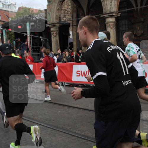 05.10.2025 - 20. swb-Marathon Bremen Yannick Fuchs http://msf.ph/oto/9319616 05.10.2025 11:37:44 Ziel  meine-sportfotos.de