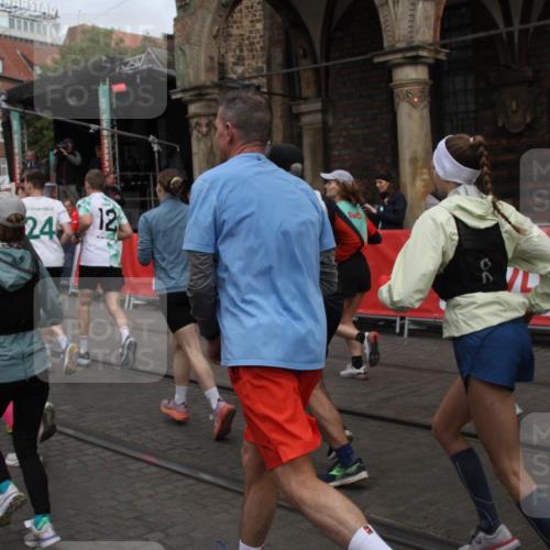05.10.2025 - 20. swb-Marathon Bremen Yannick Fuchs http://msf.ph/oto/9319620 05.10.2025 11:37:45 Ziel  meine-sportfotos.de