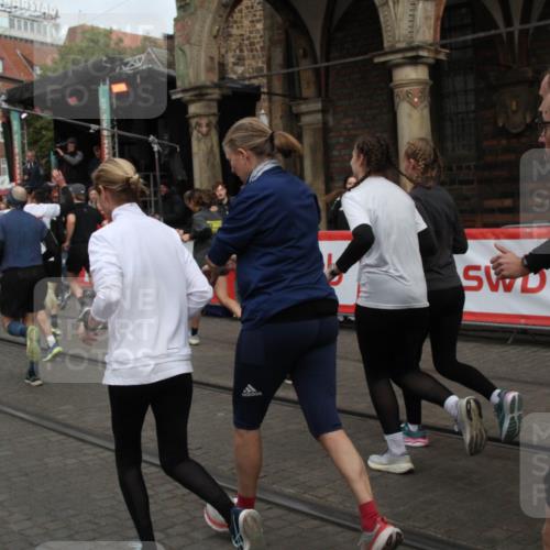 05.10.2025 - 20. swb-Marathon Bremen Yannick Fuchs http://msf.ph/oto/9319631 05.10.2025 11:37:49 Ziel  meine-sportfotos.de