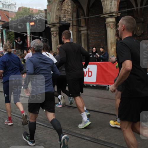 05.10.2025 - 20. swb-Marathon Bremen Yannick Fuchs http://msf.ph/oto/9319633 05.10.2025 11:37:50 Ziel  meine-sportfotos.de