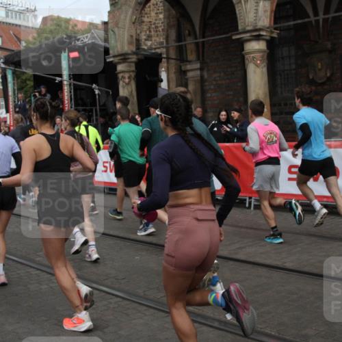 05.10.2025 - 20. swb-Marathon Bremen Yannick Fuchs http://msf.ph/oto/9319638 05.10.2025 11:37:51 Ziel  meine-sportfotos.de