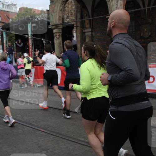 05.10.2025 - 20. swb-Marathon Bremen Yannick Fuchs http://msf.ph/oto/9319644 05.10.2025 11:37:53 Ziel  meine-sportfotos.de