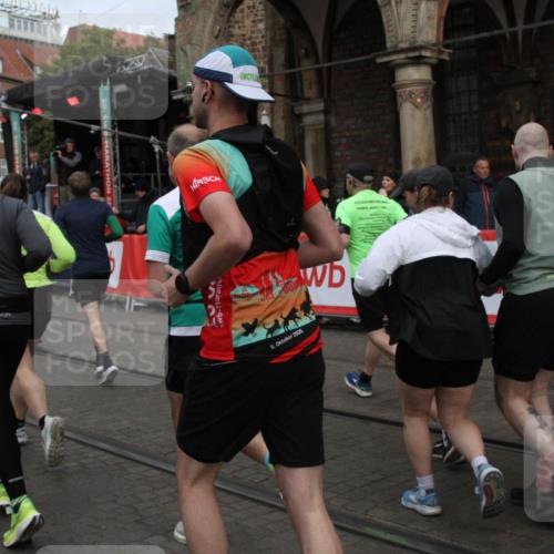 05.10.2025 - 20. swb-Marathon Bremen Yannick Fuchs http://msf.ph/oto/9319647 05.10.2025 11:37:54 Ziel  meine-sportfotos.de