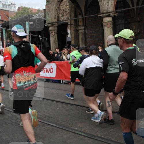 05.10.2025 - 20. swb-Marathon Bremen Yannick Fuchs http://msf.ph/oto/9319648 05.10.2025 11:37:55 Ziel  meine-sportfotos.de