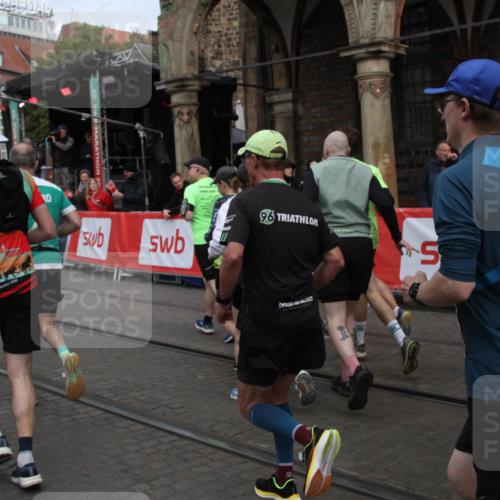 05.10.2025 - 20. swb-Marathon Bremen Yannick Fuchs http://msf.ph/oto/9319649 05.10.2025 11:37:55 Ziel  meine-sportfotos.de
