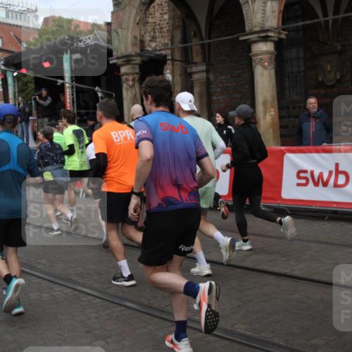 05.10.2025 - 20. swb-Marathon Bremen Yannick Fuchs http://msf.ph/oto/9319652 05.10.2025 11:37:56 Ziel  meine-sportfotos.de