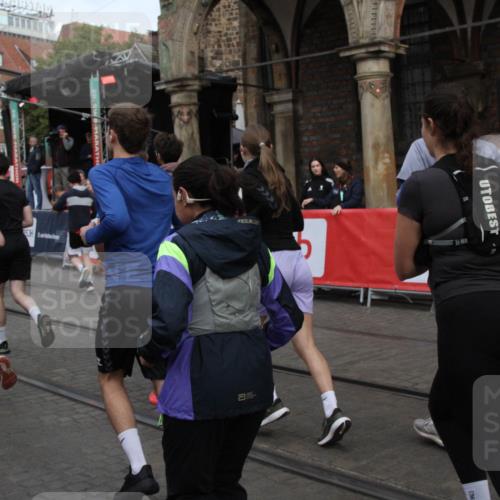 05.10.2025 - 20. swb-Marathon Bremen Yannick Fuchs http://msf.ph/oto/9319669 05.10.2025 11:38:02 Ziel  meine-sportfotos.de