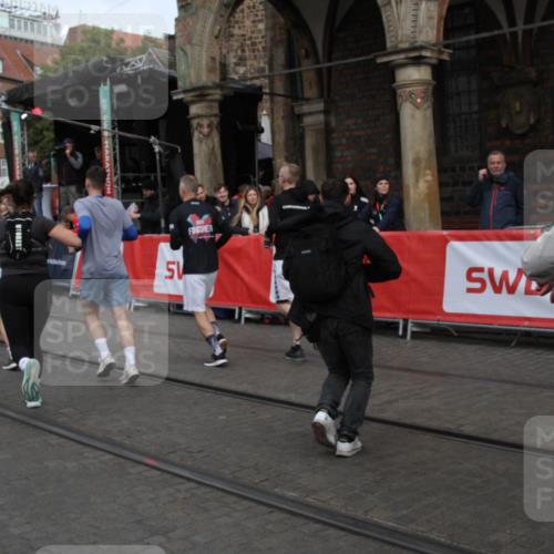 05.10.2025 - 20. swb-Marathon Bremen Yannick Fuchs http://msf.ph/oto/9319674 05.10.2025 11:38:04 Ziel  meine-sportfotos.de