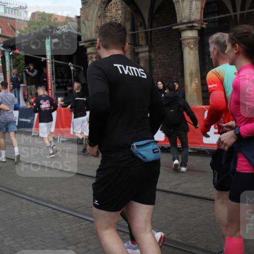 05.10.2025 - 20. swb-Marathon Bremen Yannick Fuchs http://msf.ph/oto/9319676 05.10.2025 11:38:05 Ziel  meine-sportfotos.de