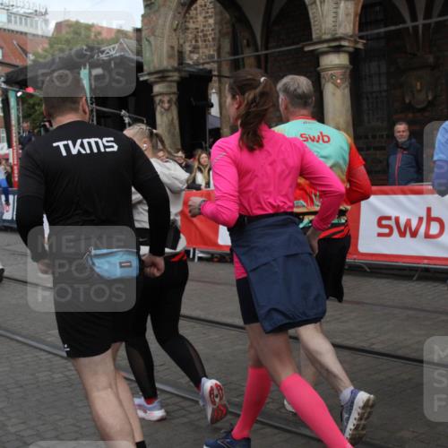 05.10.2025 - 20. swb-Marathon Bremen Yannick Fuchs http://msf.ph/oto/9319677 05.10.2025 11:38:05 Ziel  meine-sportfotos.de