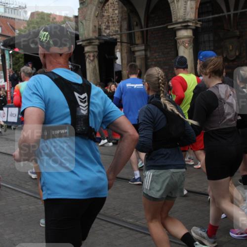 05.10.2025 - 20. swb-Marathon Bremen Yannick Fuchs http://msf.ph/oto/9319679 05.10.2025 11:38:07 Ziel  meine-sportfotos.de