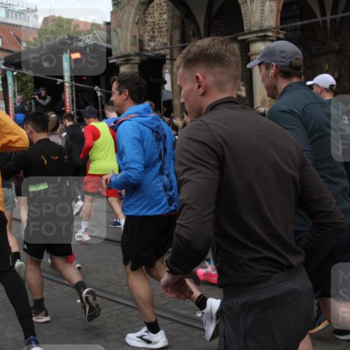 05.10.2025 - 20. swb-Marathon Bremen Yannick Fuchs http://msf.ph/oto/9319683 05.10.2025 11:38:08 Ziel  meine-sportfotos.de
