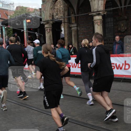 05.10.2025 - 20. swb-Marathon Bremen Yannick Fuchs http://msf.ph/oto/9319686 05.10.2025 11:38:09 Ziel  meine-sportfotos.de