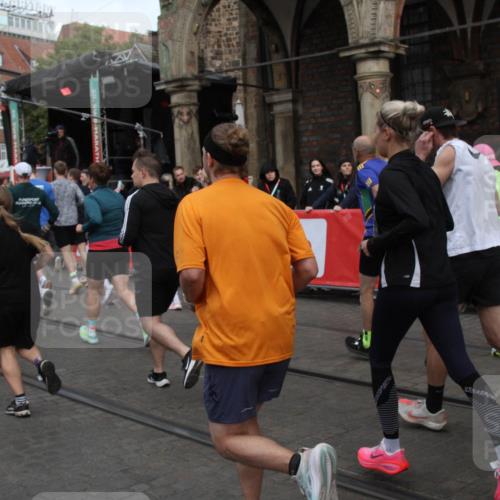 05.10.2025 - 20. swb-Marathon Bremen Yannick Fuchs http://msf.ph/oto/9319688 05.10.2025 11:38:10 Ziel  meine-sportfotos.de