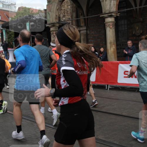 05.10.2025 - 20. swb-Marathon Bremen Yannick Fuchs http://msf.ph/oto/9319697 05.10.2025 11:38:13 Ziel  meine-sportfotos.de