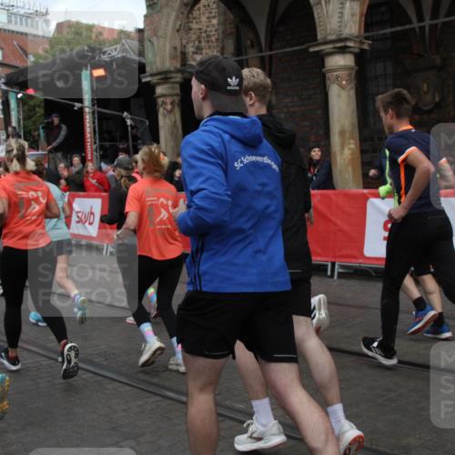 05.10.2025 - 20. swb-Marathon Bremen Yannick Fuchs http://msf.ph/oto/9319702 05.10.2025 11:38:15 Ziel  meine-sportfotos.de