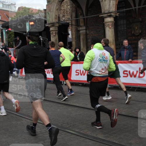 05.10.2025 - 20. swb-Marathon Bremen Yannick Fuchs http://msf.ph/oto/9319705 05.10.2025 11:38:16 Ziel  meine-sportfotos.de