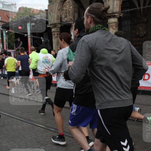 05.10.2025 - 20. swb-Marathon Bremen Yannick Fuchs http://msf.ph/oto/9319707 05.10.2025 11:38:17 Ziel  meine-sportfotos.de