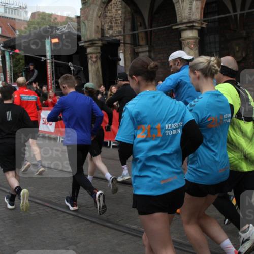 05.10.2025 - 20. swb-Marathon Bremen Yannick Fuchs http://msf.ph/oto/9319713 05.10.2025 11:38:19 Ziel  meine-sportfotos.de