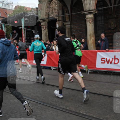 05.10.2025 - 20. swb-Marathon Bremen Yannick Fuchs http://msf.ph/oto/9319718 05.10.2025 11:38:20 Ziel  meine-sportfotos.de